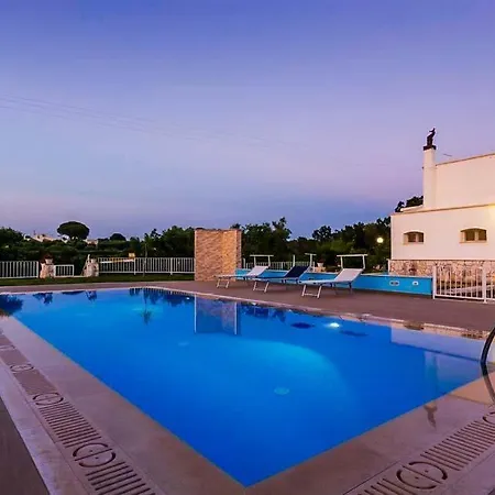 Fumarola Sleeps 8 Pool Air Con فيلة أوستوني