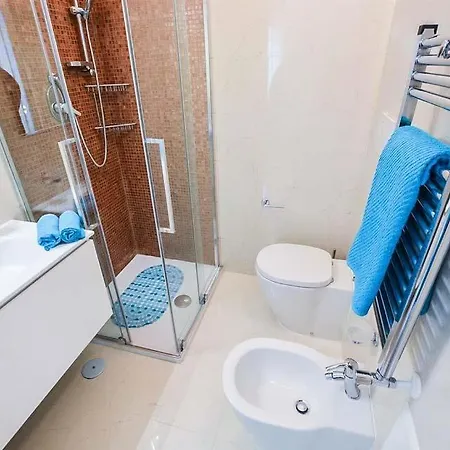 Fumarola Sleeps 8 Pool Air Con *
