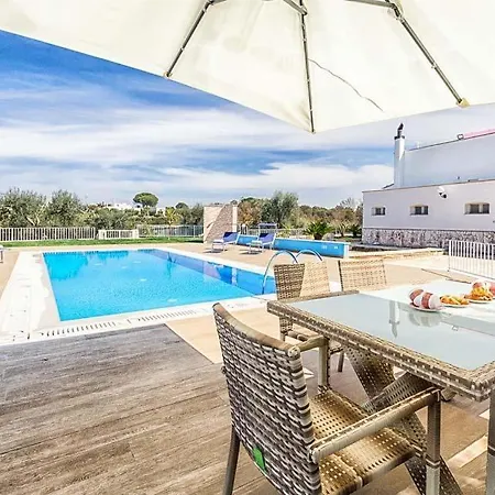 Fumarola Sleeps 8 Pool Air Con