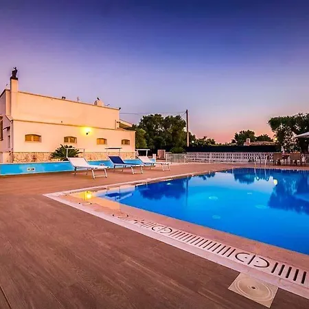 Fumarola Sleeps 8 Pool Air Con