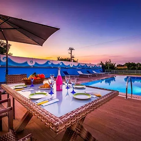 Villa Fumarola Sleeps 8 Pool Air Con *